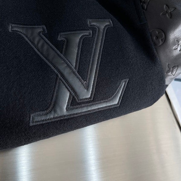 ルイヴィトン モノグラムフリースパーカ コピー vuu46572高い品質