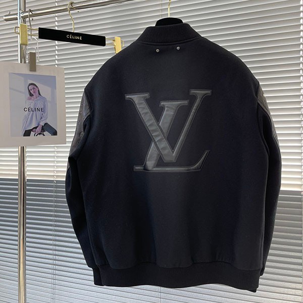 ルイヴィトン モノグラムフリースパーカ コピー vuu46572代引きを販売
