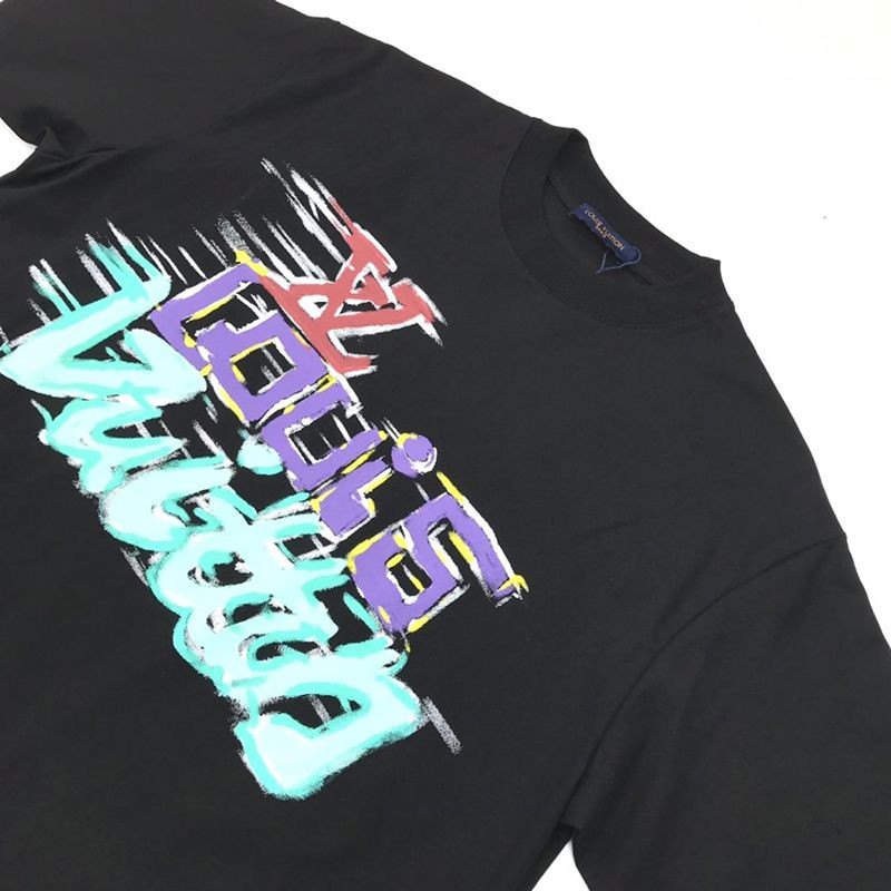 世界中で大人気♪★22SS人気​ ルイヴィトン グラフィット Tシャツ 偽物★ vuv89212激安送料無料