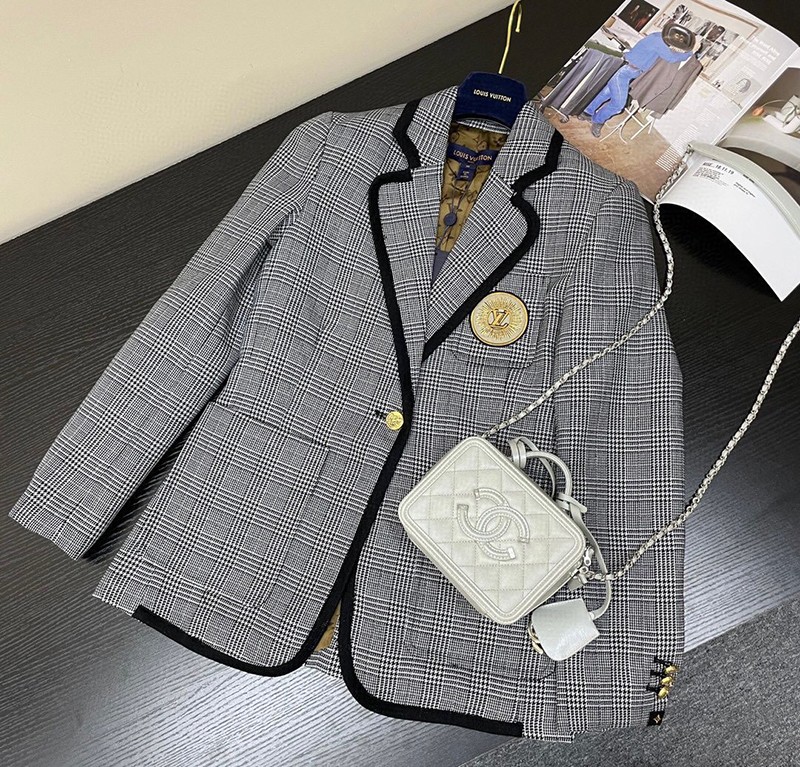 ☆超人気☆ルイヴィトン ダブルフェイスジャケット コピー スーツ モノグラム 紺 vuw58568品質保証