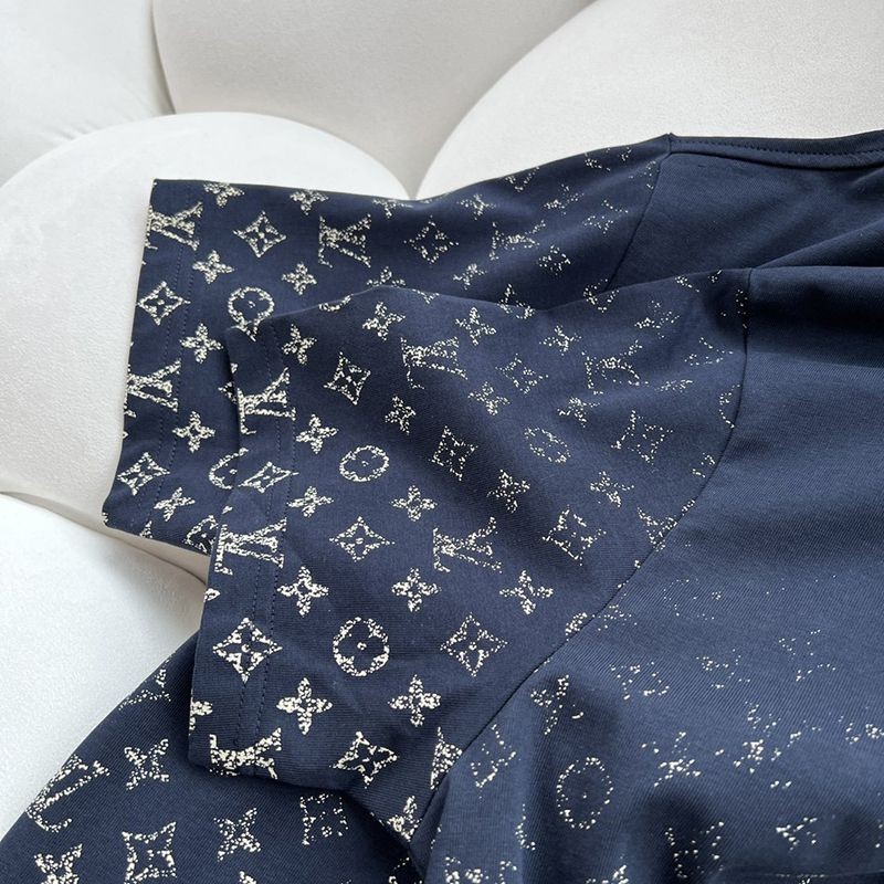 世界中で大人気♪​ルイヴィトン LVSE モノグラムグラディエント Tシャツ コピー vuw80110人気