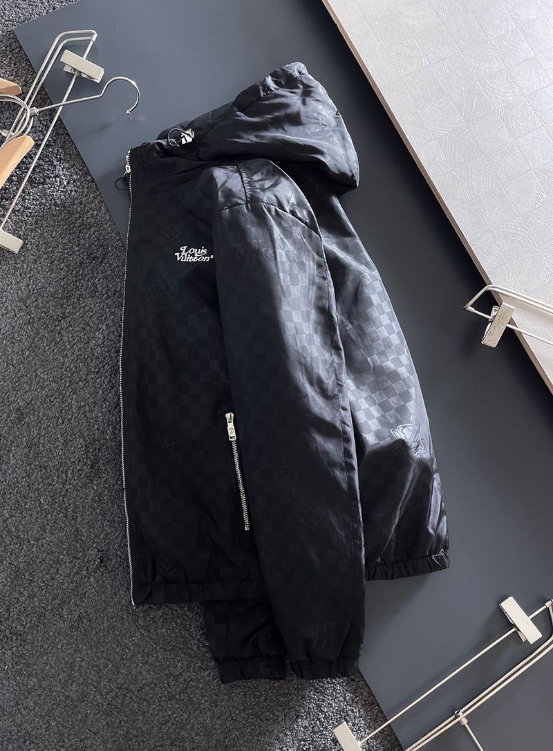 ☆超人気☆ルイヴィトン ダミエアズールボンバージャケット コピー vuw82989代引きを販売