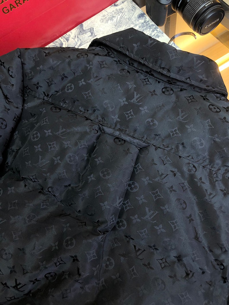 送料込 ルイヴィトン ジャケット コピー モノグラム ネイビー 黒 vuy33997代引きを販売