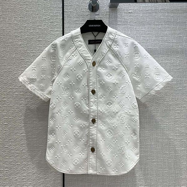 超話題!ルイヴィトン 3D モノグラム アウター Tシャツ 偽物 vuz93783