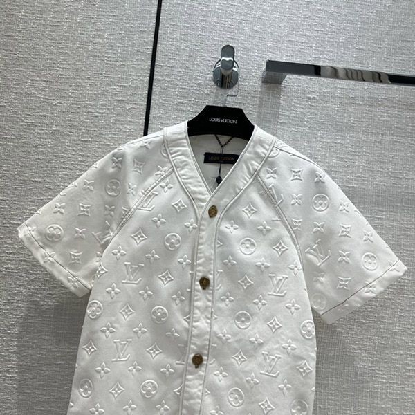 超話題!ルイヴィトン 3D モノグラム アウター Tシャツ 偽物 vuz93783通販