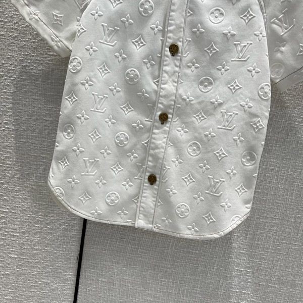 超話題!ルイヴィトン 3D モノグラム アウター Tシャツ 偽物 vuz93783高い品質