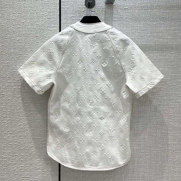 超話題!ルイヴィトン 3D モノグラム アウター Tシャツ 偽物 vuz93783代引きを販売