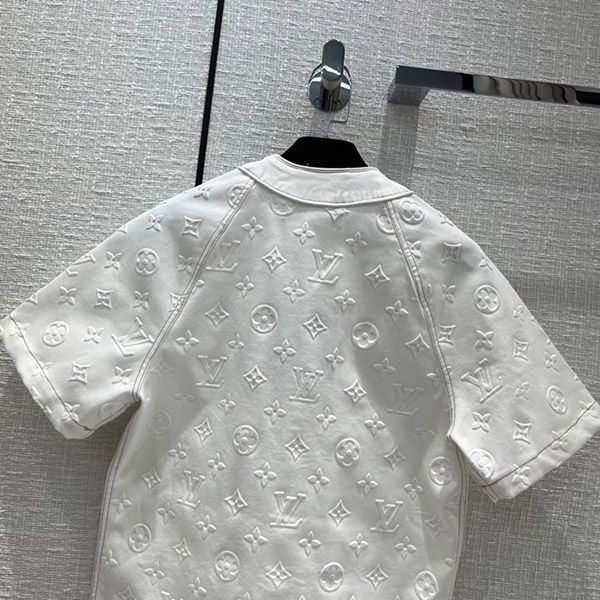 超話題!ルイヴィトン 3D モノグラム アウター Tシャツ 偽物 vuz93783品質保証