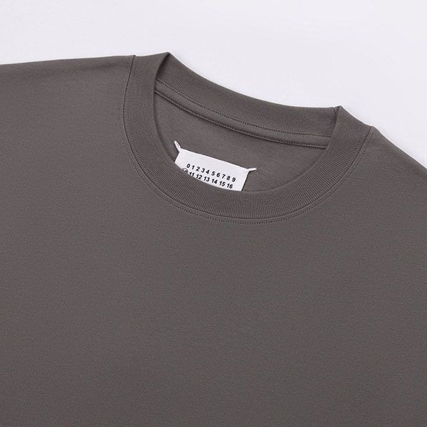 激安価格！メゾン マルジェラ ナンバリング ロゴ Tシャツ Maf76359激安送料無料