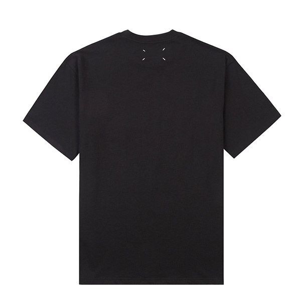 人気No1メゾンマルジェラ ロゴ ブラックTシャツ 偽物 Maq15697通販