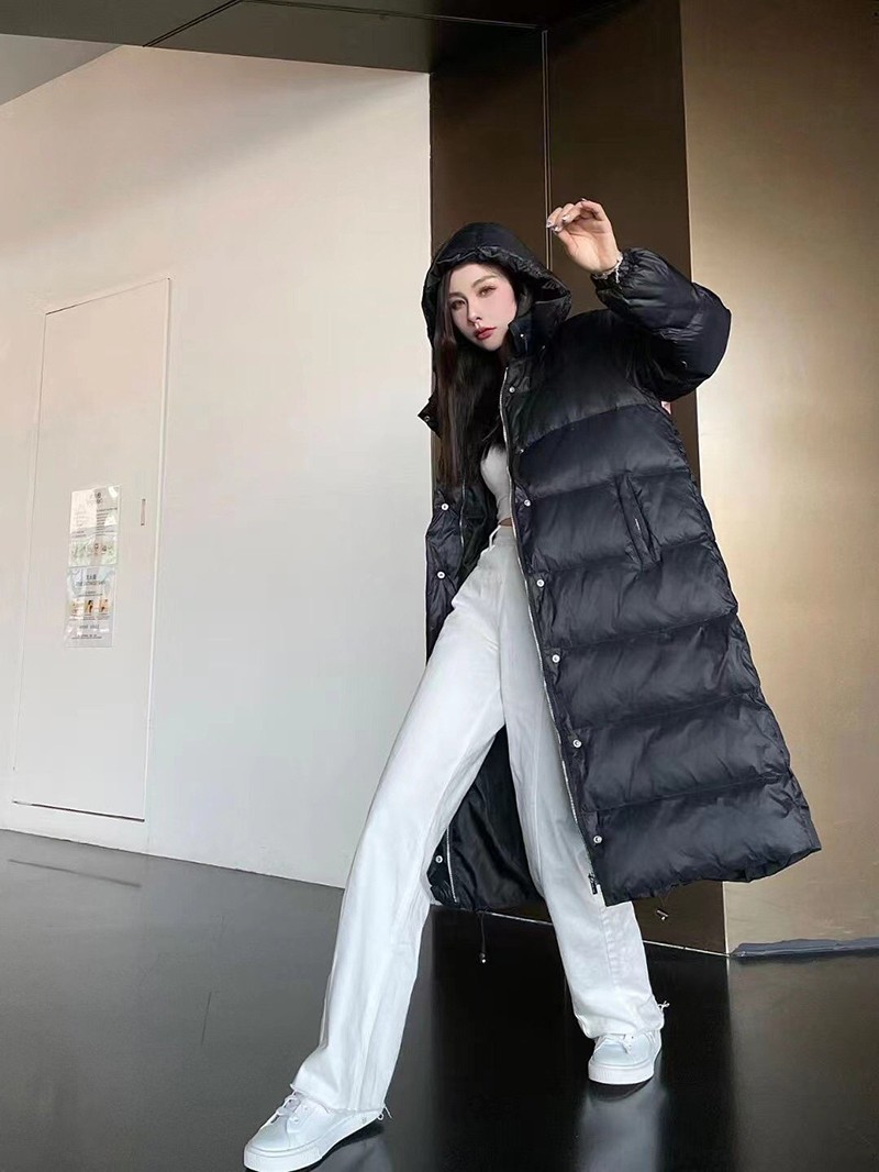 人気No1☆MIU MIU ダウンジャケット コピー☆ バックロゴ・ガーリーボリューム myc72912高い品質