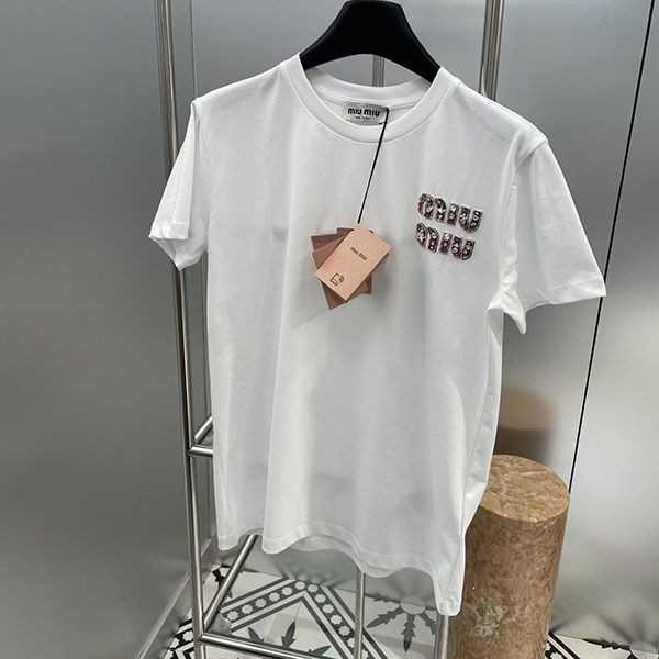 即発送 ミュウミュウ 刺繍入りコットンTシャツ コピー myf59063通販