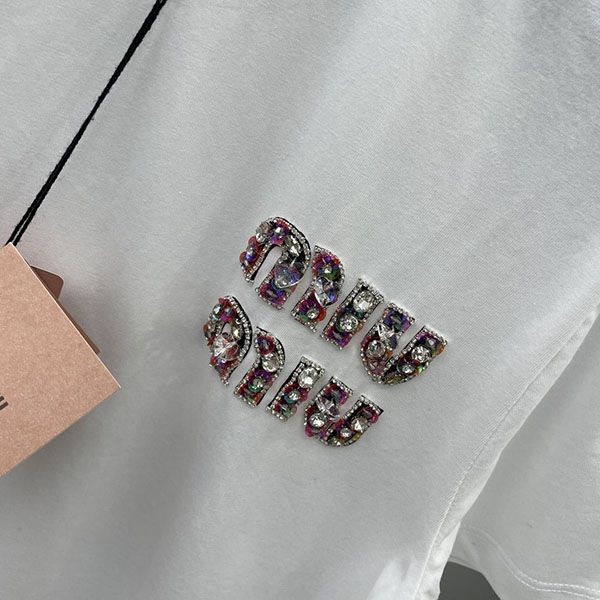 即発送 ミュウミュウ 刺繍入りコットンTシャツ コピー myf59063高い品質