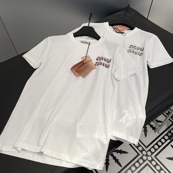 即発送 ミュウミュウ 刺繍入りコットンTシャツ コピー myf59063代引きを販売