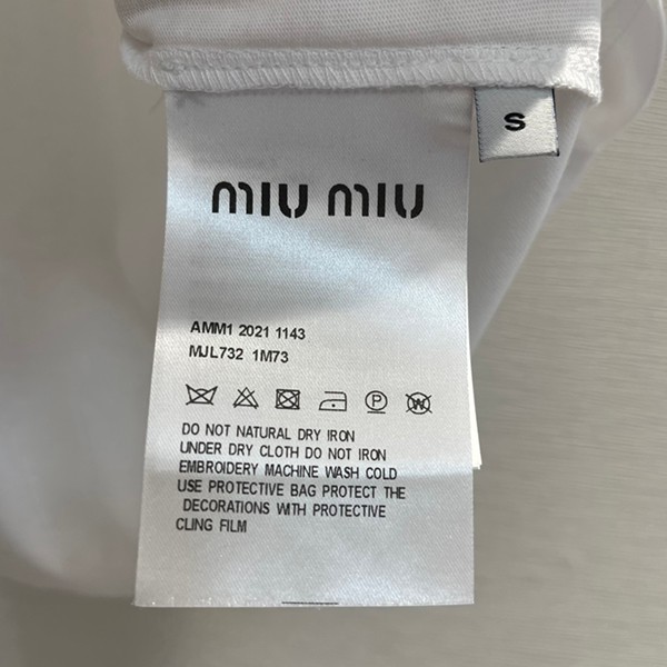 世界中で大人気♪ミュウミュウ ロゴ クリスタル キラキラ Tシャツ 半袖 コピー myi35470N級品
