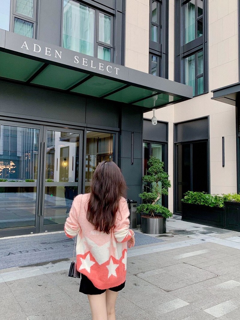 世界中で大人気♪ミュウミュウ 偽物☆ オーバーサイズロゴモヘアセーター♪ myr92508激安送料無料