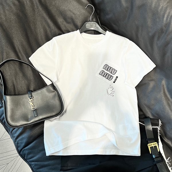新色☆希少ミュウミュウ CLUB LOGO Tシャツ コピー 刺繍ロゴ myy90100激安送料無料