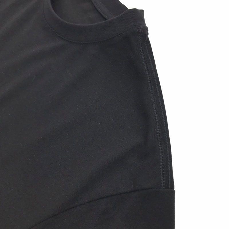 送料込ミュウミュウ 偽物 Leagueロゴ入りのアイコニックなTシャツ myz87152最高級
