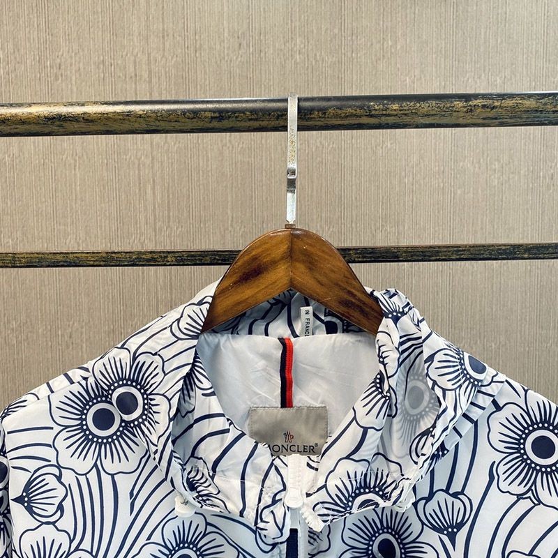 日本未入荷 21SS【モンクレール ジャケット コピー】Keragan フローラル ナイロン ジャケット 0931A761005956R770激安送料無料