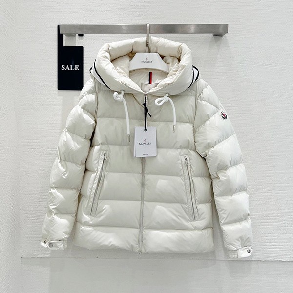 モンクレール Cardereショートダウンジャケット コピー H20911A0高い品質