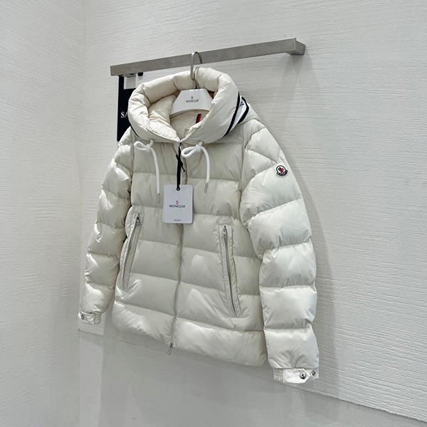 モンクレール Cardereショートダウンジャケット コピー H20911A0