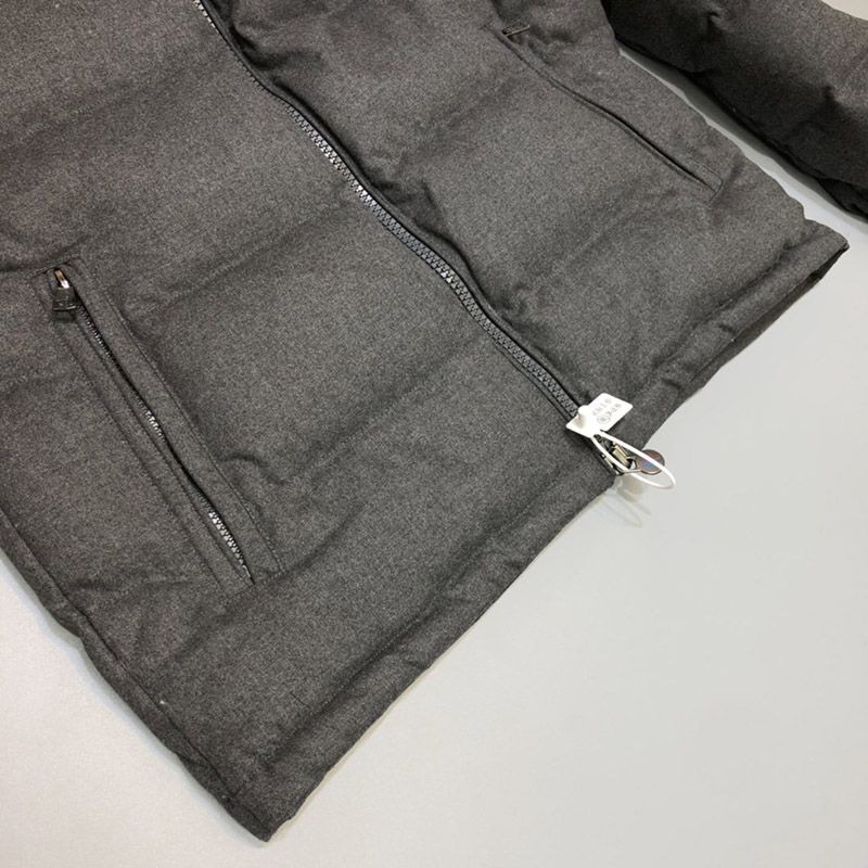 追跡付き発送 モンクレール 偽物 MONTGENEVRE モンジュネーブル ダウン mob60034代引きを販売