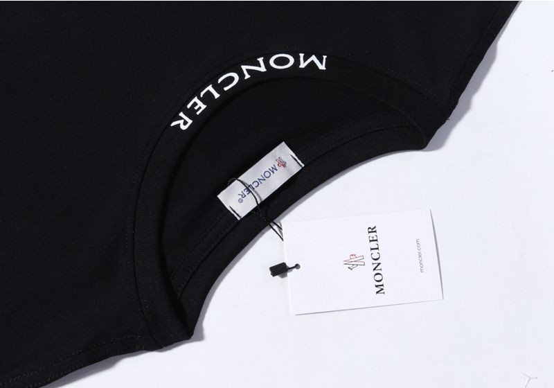 大人気！モンクレール カフスロゴ付き Tシャツ 偽物 2色 moc99123代引きを販売