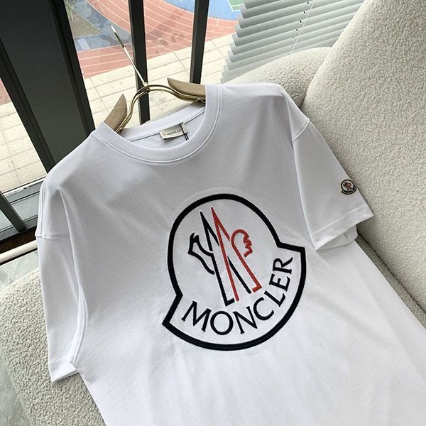 おすすめ モンクレール ロゴプリントTシャツ コピー moe71546人気