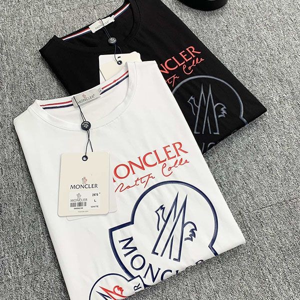 大人気!モンクレール コットンジャージ クルーネック ロゴTシャツ コピー mof25797代引きを販売