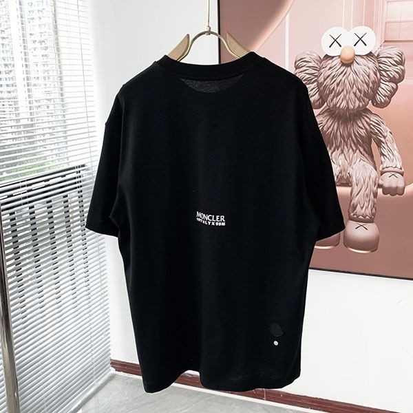 定番 モンクレール レディース ロゴプリント 偽物 Tシャツ mof92602激安送料無料