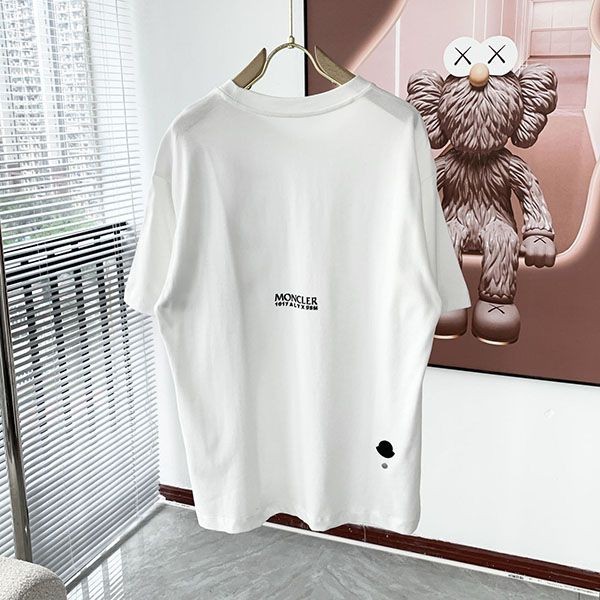 定番 モンクレール レディース ロゴプリント 偽物 Tシャツ mof92602人気