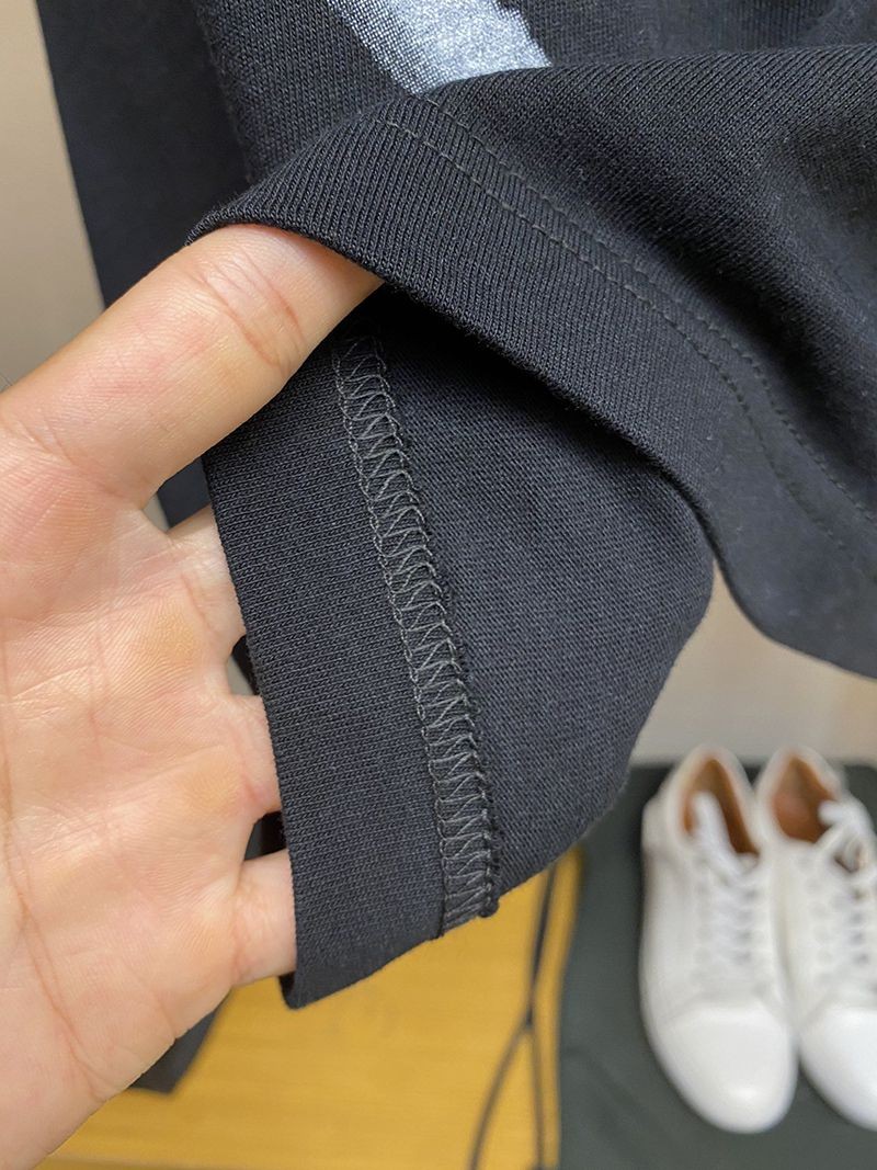★日本!!人気！モンクレールジーニアス コピー【7 モンクレール FRAGMENT藤沢ヒロシ】Fragment スプレーロゴTシャツ mog49509N級品