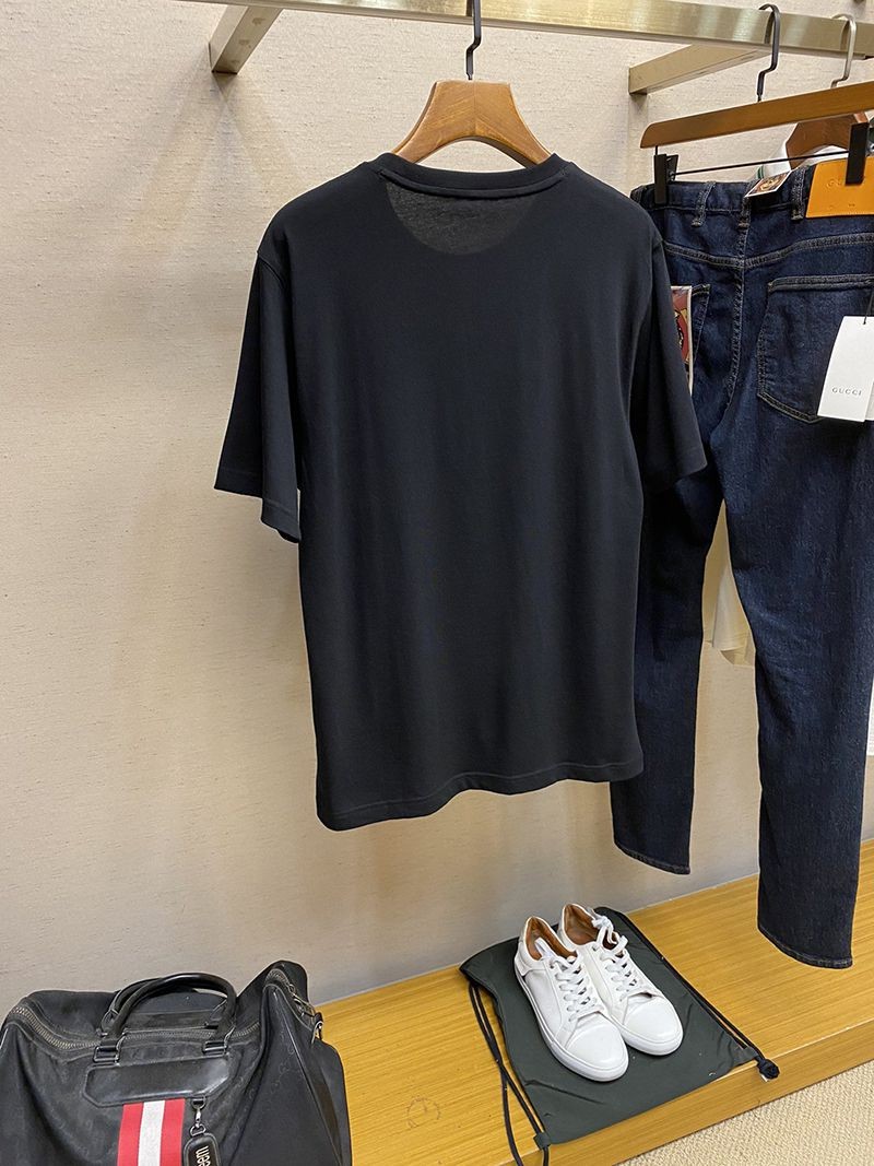 ★日本!!人気！モンクレールジーニアス コピー【7 モンクレール FRAGMENT藤沢ヒロシ】Fragment スプレーロゴTシャツ mog49509品質保証
