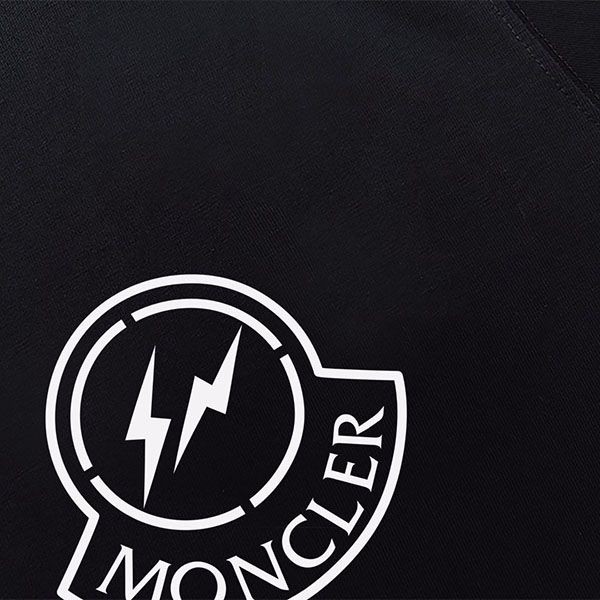 追跡付 モンクレール 偽物 コットンロゴプリント Tシャツ moj86981高い品質