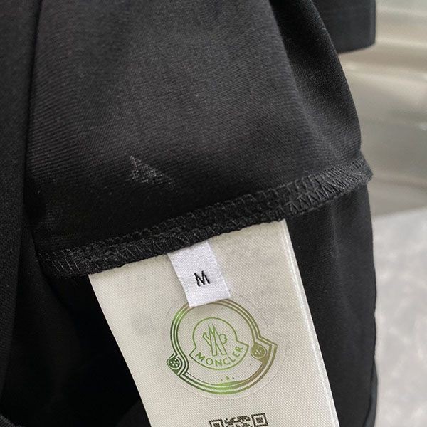 ★追跡付き発送で安心 モンクレール Tシャツ 半袖 ロゴ mok26889N級品