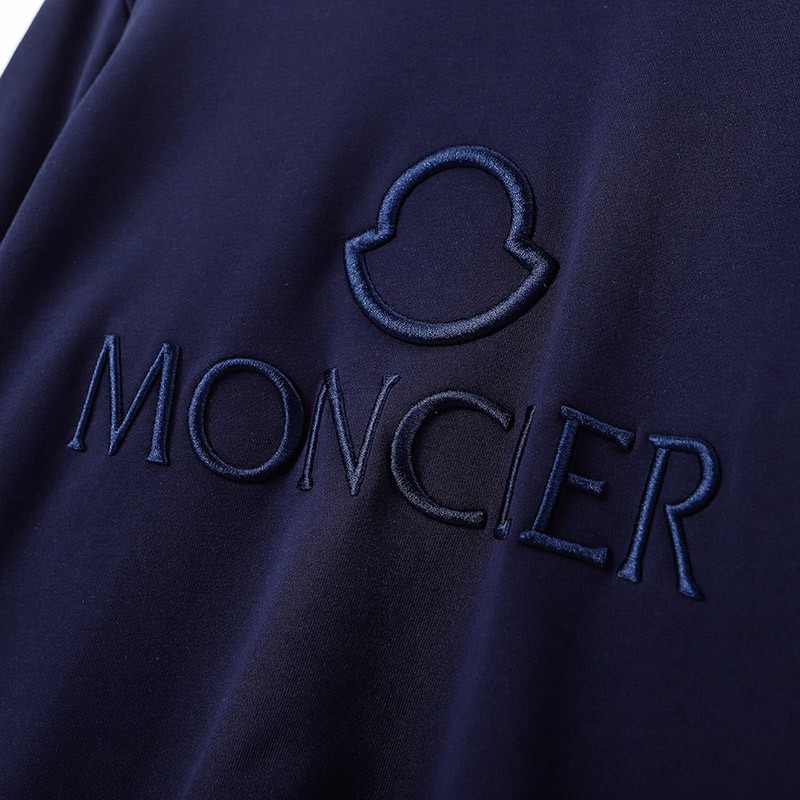 【日本未発売】モンクレール 偽物★エンボスロゴ入スウェットシャツ mol15879N級品