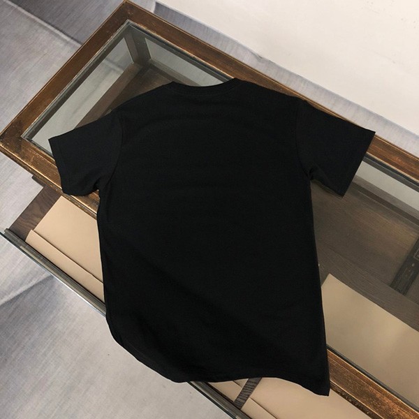 モンクレール 偽物 袖ロゴ&ゼブラロゴパッチ付サファリ風Tシャツ mol69161最高級