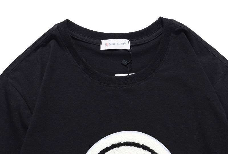 目を惹くカラーモンクレール 偽物 ビッグ ロゴ T シャツ mom19216品質保証