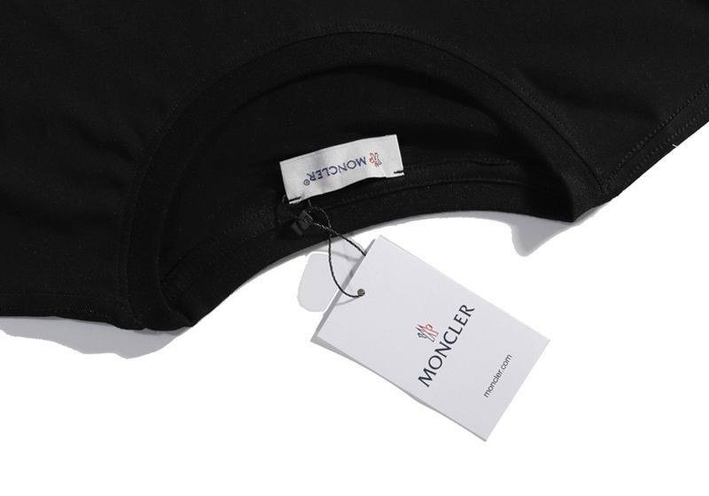 入手困難モンクレール ロゴマークTシャツ コピー mom33242品質保証