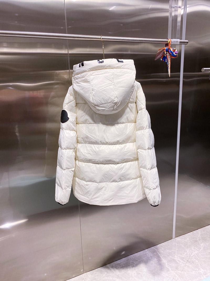 目を惹くカラー モンクレール 偽物 ユニセックス フード付 ダウン mop86541激安送料無料