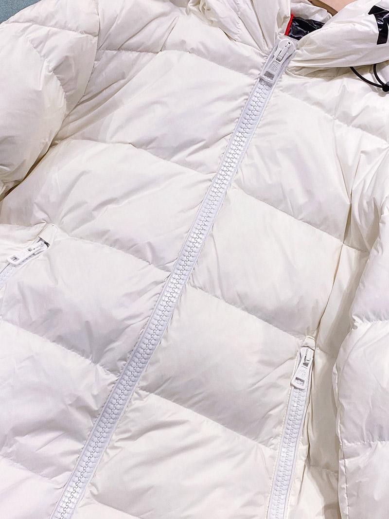 目を惹くカラー モンクレール 偽物 ユニセックス フード付 ダウン mop86541人気