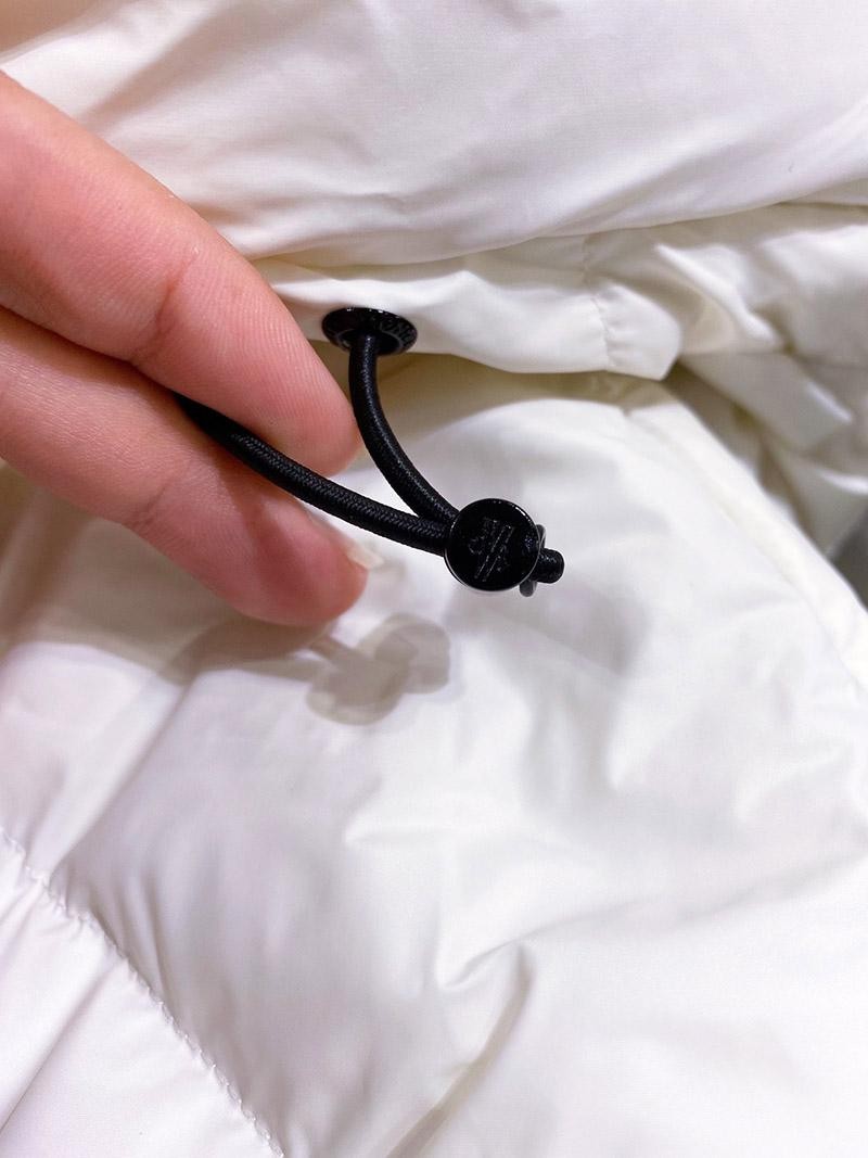 目を惹くカラー モンクレール 偽物 ユニセックス フード付 ダウン mop86541N級品