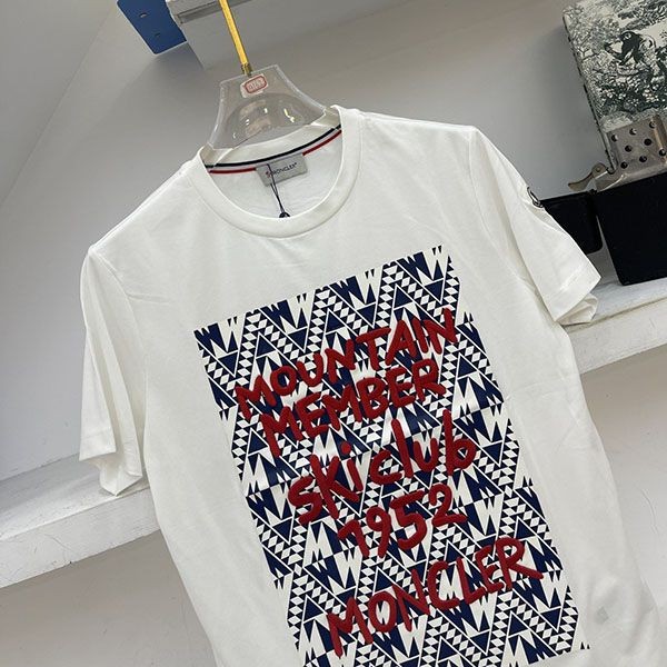 n級 おすすめモンクレール 偽物 ロゴ コットン クルーネック Tシャツ 2色 mos89559高い品質