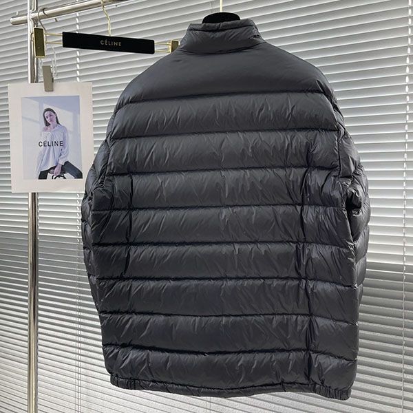 ブティック♪モンクレール デラ ショート コピー ダウンジャケット mou73998代引きを販売
