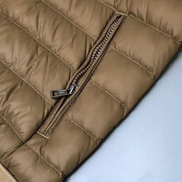 送料込 モンクレール CARDIGAN TRICOT ニット切替ダウンジャケット mox89569N級品