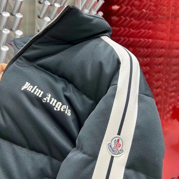ブティック♪モンクレール x Palm Angels Rodman ダウンジャケット 偽物 moy71660最高級