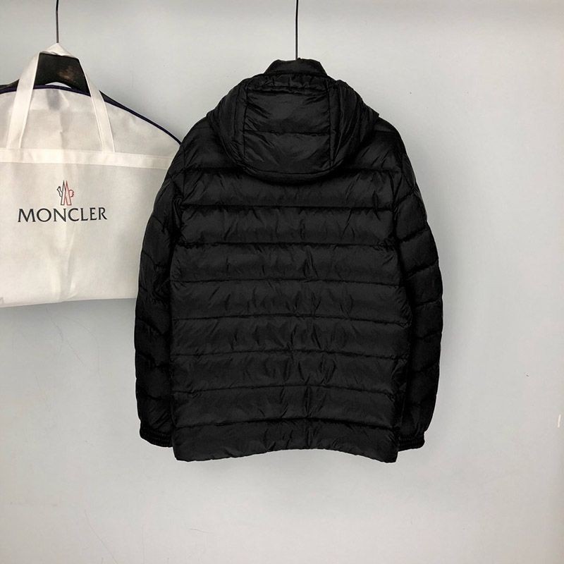 関税負担なし モンクレール スーパーコピー フード付 ダウン moy79484通販
