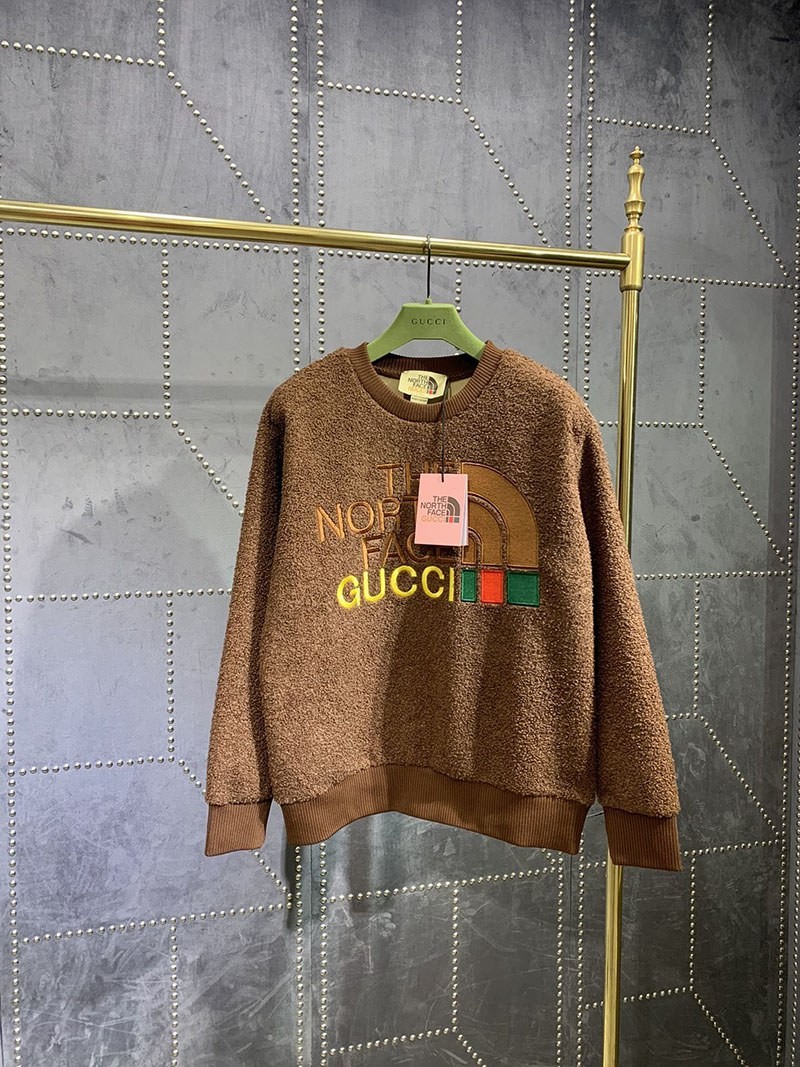 大人気！グッチ x ノースフェイス コピー ★ロゴフェイクファースエット プルオーバー Nod66918