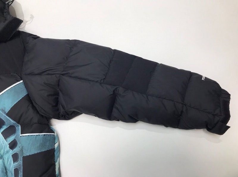 暖かい服装 シュプリーム x ザノースフェイス 自由の女神 マウンテンコピー ジャケット Noe30797N級品