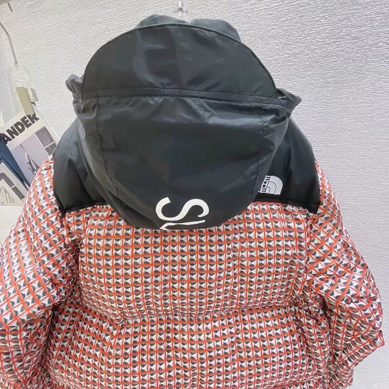 送料込 ノースフェイス 偽物 ダウン シュプリーム Noe54848N級品